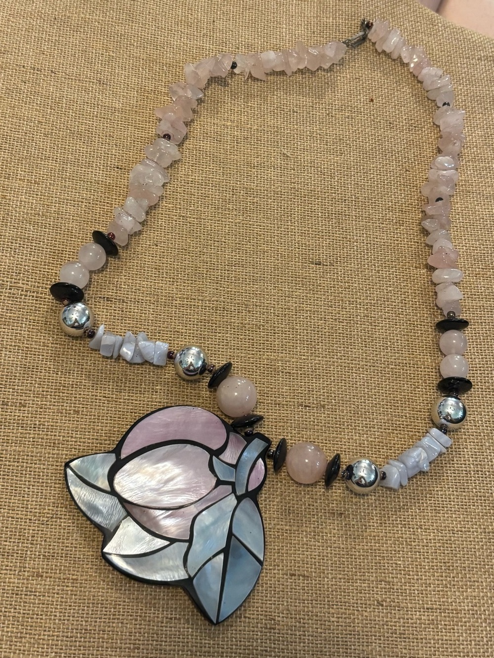 Vtg Lee Sands Mother Pearl Inlay Blue Pink Flower Pendant Necklace Quartz 21”